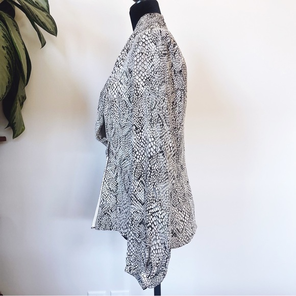 Vintage Barrie Pace Silk Snakeskin Print Women’s Blouse - Size 6 - Picture 6 of 8